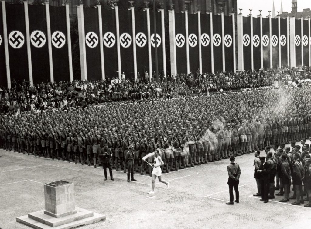 La violente histoire des Olympiades populaires, anonyme, 1936.