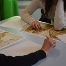 Les élèves de terminale du lycée Saint-Martin découvrent la risographie à l’édulab-Pasteur